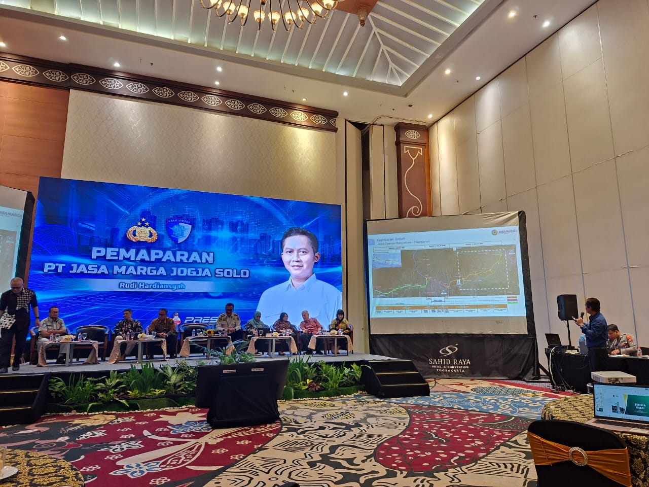 Dalam kesempatan tersebut Direktur Utama PT Jasamarga Jogja Solo memberikan paparan dalam pengembangan Smart City, meningkatkan ekonomi & wisata di DIY dengan mengedepankan Keselamatan, Kelancaran dan Ketertian Lalu Lintas.