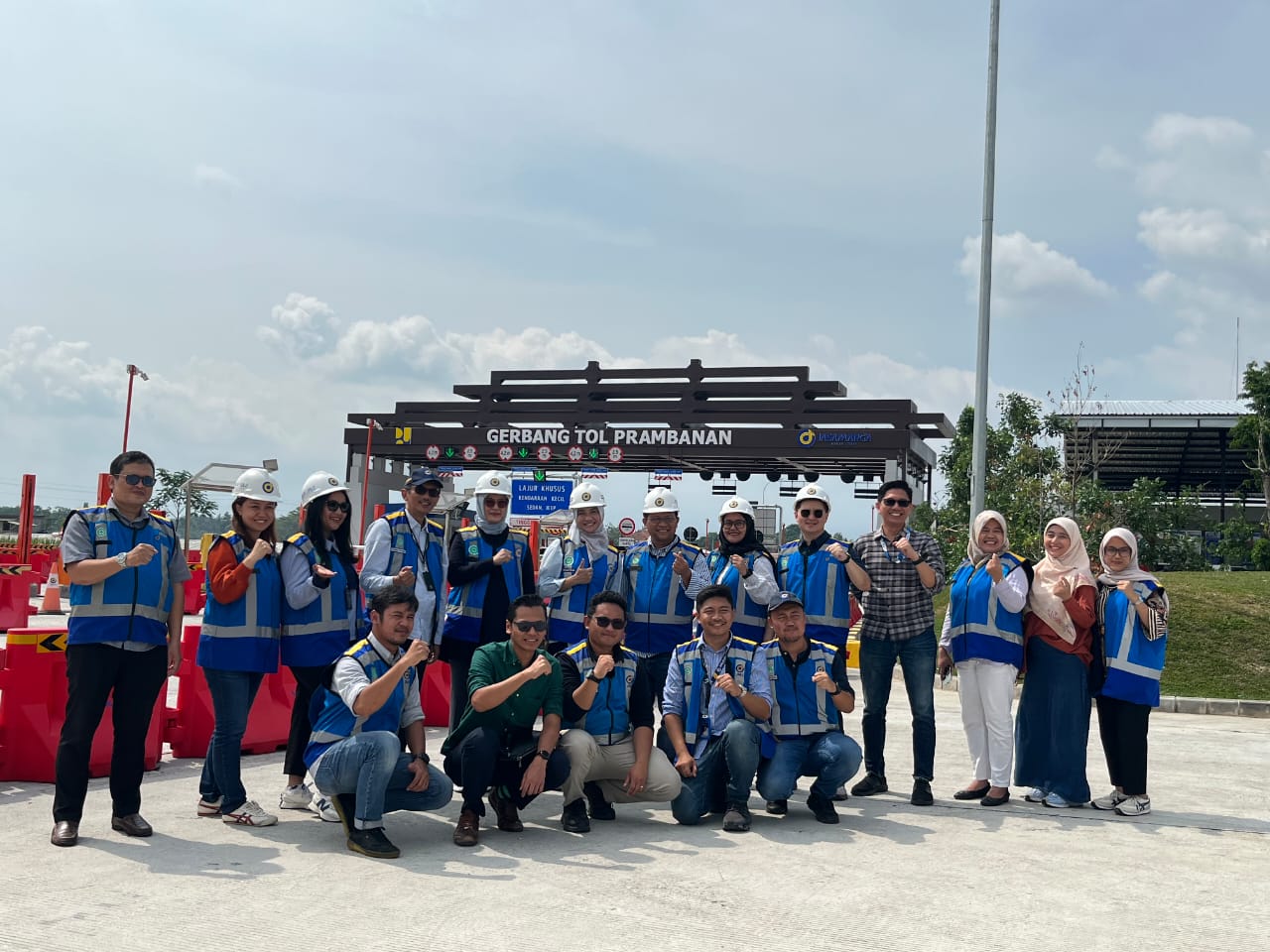 Kunjungan ini bertujuan untuk mengevaluasi serta memastikan kelancaran pembangunan Jalan Tol Jogja Solo sesuai target yang telah disepakati