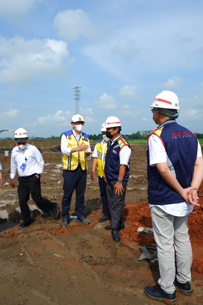 Kepala BPJT melakukan kunjungan lapangan ke lokasi Proyek