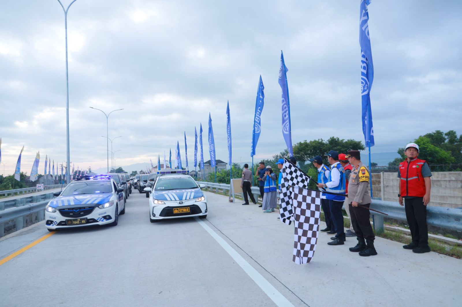 Kick OFF Fungsional Nataru 2024/2025 ditandai ceremony yang dibuka oleh Kapolres Klaten di dampingi Direktur Utama PT Jasamarga Jogja Solo