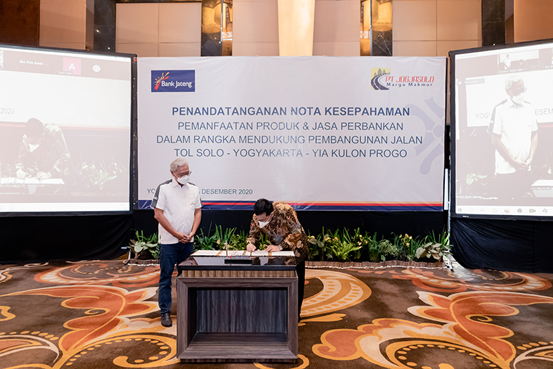 Penandatangan Nota Kesepahaman antara PT JMM dan Bank Jateng