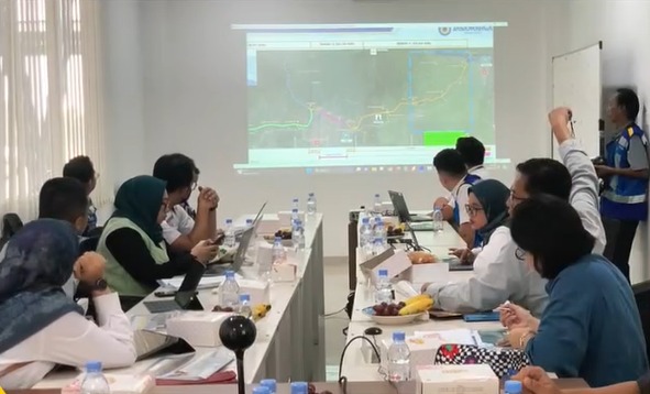 Bertempat di ruang rapat Kantor Banyundono, telah dilakukan rapat persiapan pengoperasian Jalan Tol Solo-Yogyakarta-YIA Kulon Progo Telah dilaksanakan Rapat Koordinasi Persiapan Pengoperasian Jalan Tol Solo-Yogyakarta-YIA Kulon Progo segmen Kartasura - Klaten, pembahasan inni dihadiri oleh Direktur Operasi PT Jasa Marga (Persero) Tbk Fitri Wiyanti beserta jajarannya yang diterima langsung oleh Rudy Hardiasnyah Direktur Utama PT Jasamarga Jogja Solo di dampingi tim proyek PT JMJ 
